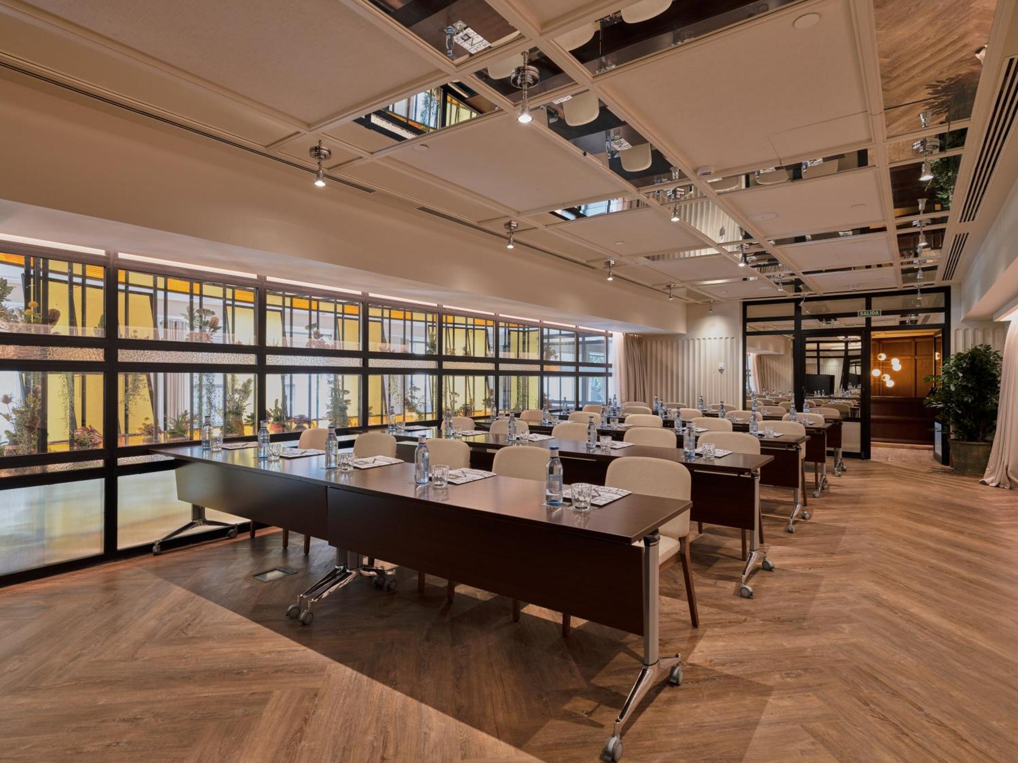 Only You Hotel Valencia — Photos 3